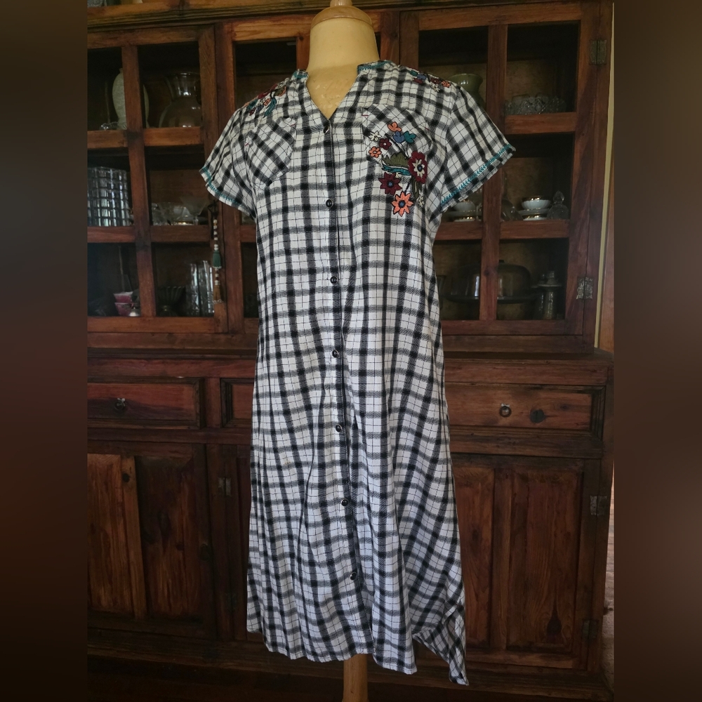 Double D Ranch Plaid Button-Down Dress with Embroidered Details Sz Large